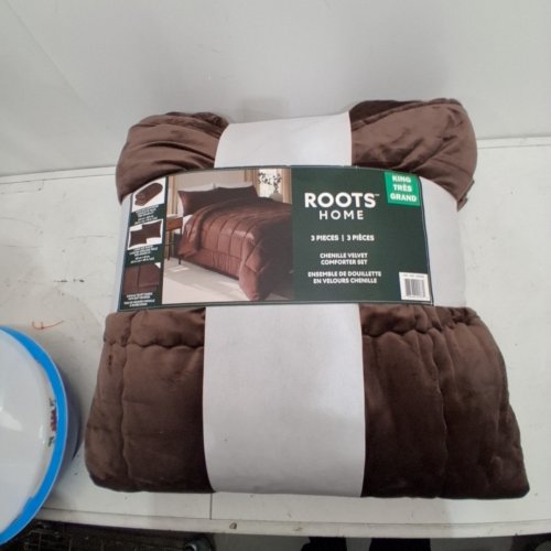 3PC ROOTS HOME CHENILLE VELVET COMFORTER SET - KING - BROWN (MODEL: 1806588) image 2