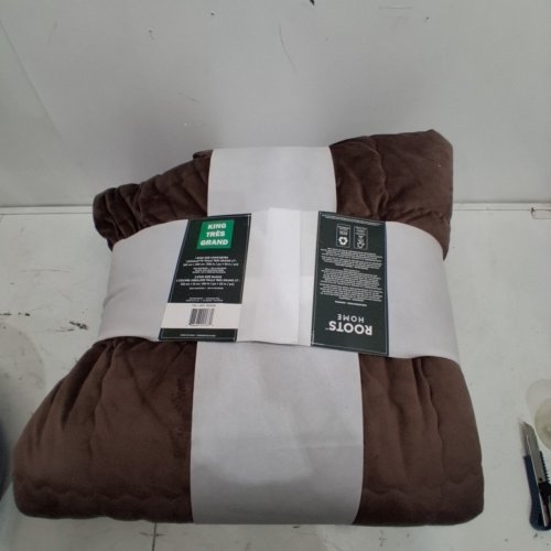 3PC ROOTS HOME CHENILLE VELVET COMFORTER SET - KING - BROWN (MODEL: 1806588) image 3