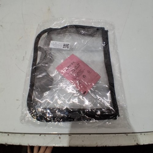 CLEAR SMALL COLOGNE BAG WITH HANDLE AND ZIPPER - BLACK/CLEAR image 3