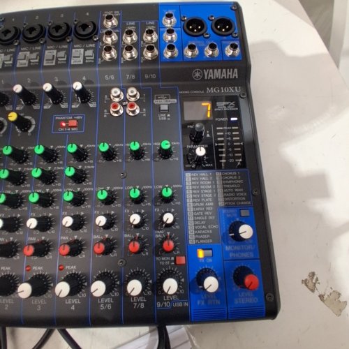 YAMAHA 6-CHANNEL MIXING CONSOLE BUILT-IN DIGITAL EFFECTS MG06X image 2