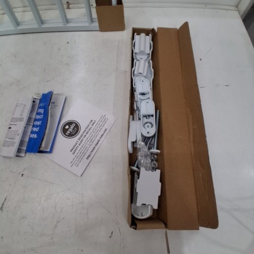 REGALO EXTRA WIDE 2-IN-1 TOP OF STAIRWAY AND HALLWAY SAFETY GATE WITH MOUNTING KIT - WHITE (MODEL: 1250 DS) image 3