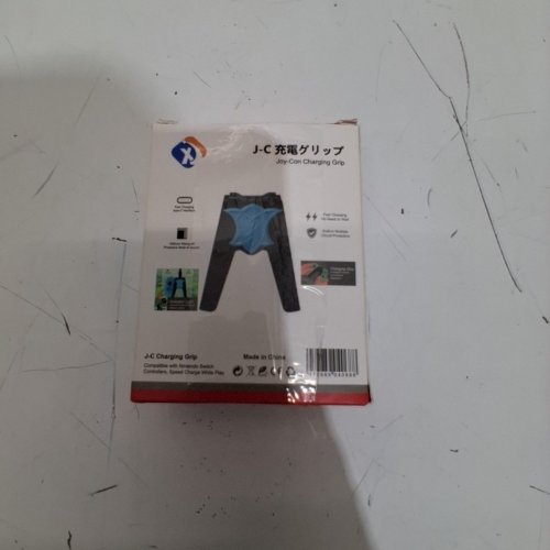 PORTABLE V-SHAPED JOY-CON CHARGING GRIP - 4.1" - BLACK AND BLUE image 5