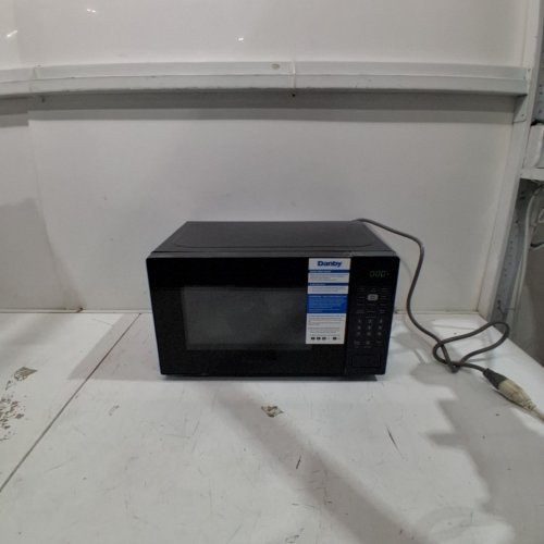 DANBY 700W COUNTERTOP MICROWAVE - 0.7 CU.FT - BLACK (MODEL: DBMW0721BBB) image 4