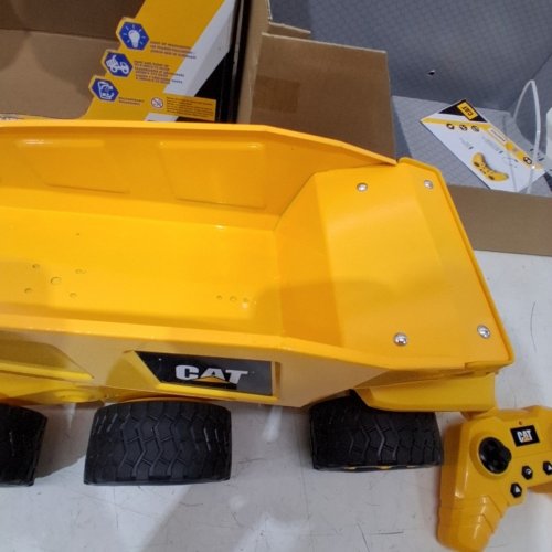 CAT CONSTRUCTION MASSIVE MOVER DUMP TRUCK TOY REMOTE CONTROL - YELLOW (MODEL: 1851476) image 4
