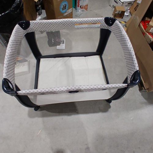 GRACO PACK 'N PLAY QUICK CONNECT™ PORTABLE LOUNGER DELUXE PLAY YARD - MCKINLEY FASHION (MODEL: 2079665) image 8