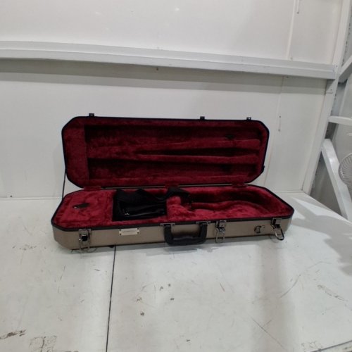 CROSSROCK OBLONG CASE FITS 4/4 FULL-SIZE VIOLIN WITH 2 BOW HOLDERS, SECURITY LOCK, AND DETACHABLE STRAPS- CHAMPAGNE image 4