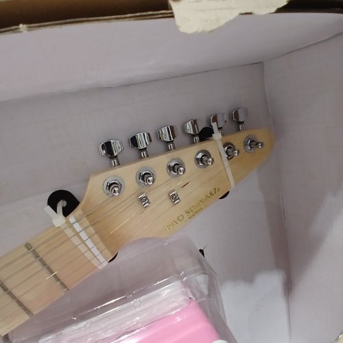 2PC FAO SCHWARZ KIDS ELECTRIC GUITAR AND AMP - PINK (MODEL: STARS) image 7