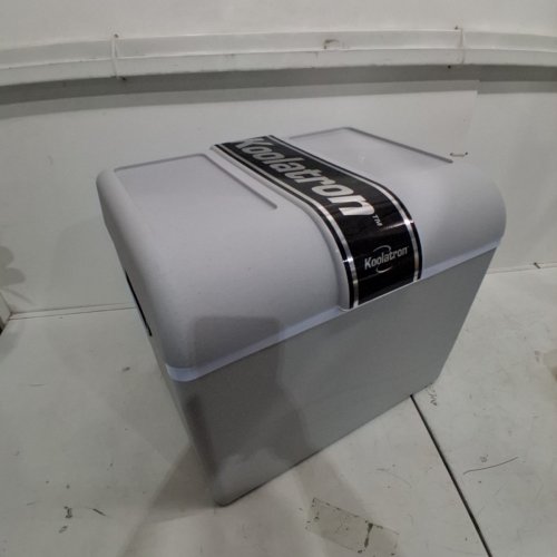 KOOLATRON TRAVEL SAVER THERMOELECTRIC BRUSHLESS ICELESS 12 V COOLER/WARMER - 42 L CAPACITY - GREY/BLACK (MODEL: P95) image 6