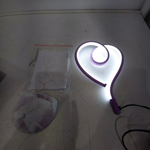 LED HEART TABLE LAMP - PURPLE image 2
