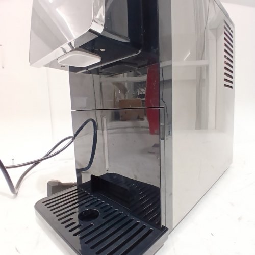 FRIGIDAIRE COUNTERTOP NUGGET ICE MAKER - 2.65L CAP - BLACK (MODEL: EFIC232-BLACK) image 4
