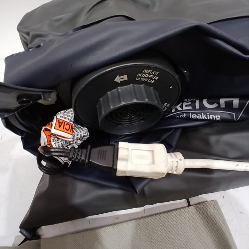 INTEX DURA-BEAM PLUS PILLOW REST AIR MATTRESS WITH BUILT-IN PUMP - QUEEN 16-1/2" - BLACK image 2