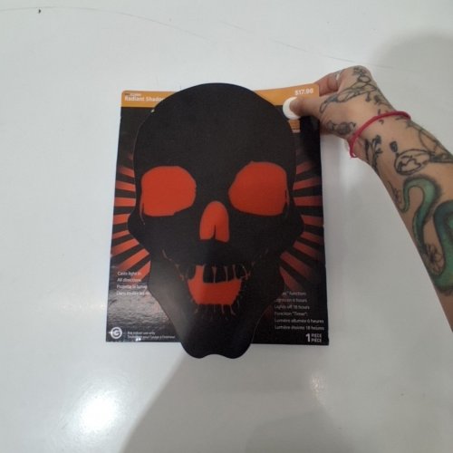 RADIANT SHADOWS LIGHT-UP SKULL DECORATION - BLACK AND RED (ITEM: 554475) image 3