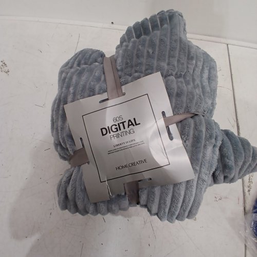 PLUSH RIBBED THROW BLANKET - 39" X 59" - GRAY image 4