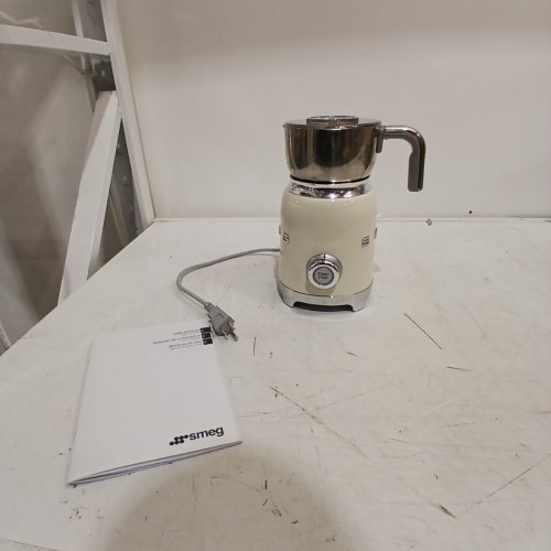 SMEG 50'S RETRO STYLE MILK FROTHER WITH, 6 PRESET PROGRAMS, HOT OR COLD FROTHING - CREAM (MODEL: MFF11PBUS) image 4