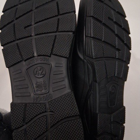MEN'S PLASTIC SLIP-ON SHOES - SIZE 9 (42) - BLACK image 3