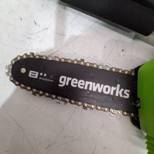 GREENWORKS POLE SAW WITH BATTERY AND CHARGER, 9-11FT LENGTH - GREEN (MODEL: 1402102) image 5