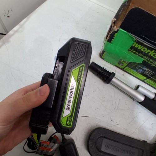 GREENWORKS POLE SAW WITH BATTERY AND CHARGER, 9-11FT LENGTH - GREEN (MODEL: 1402102) image 7