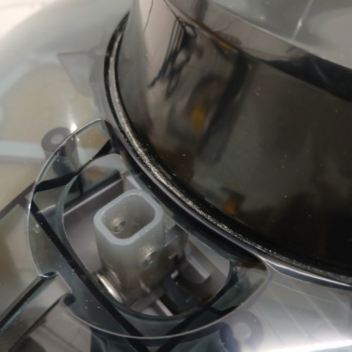 WINNY 200 CORDLESS POOL CLEANER ROBOT VACUUM - 645 SQ.FT - BLACK/CLEAR (MODEL: WPC-AMUS-023) image 4