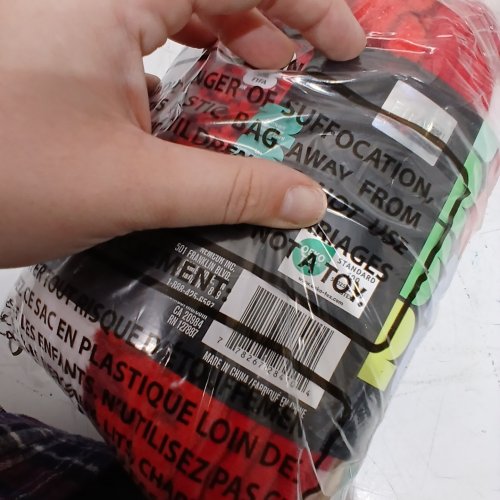 FIFA TEAM CANADA THROW BLANKET - 50" X 50" - RED/WHITE image 2