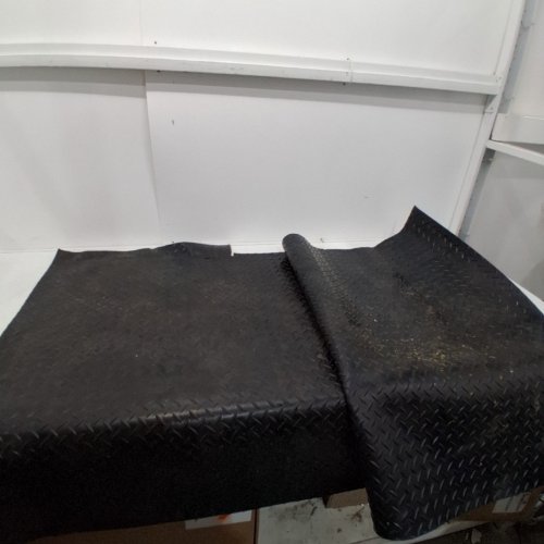 DIAMOND PLATE TEXTURE RUBBER FLOOR MAT - 3FT X 8FT - BLACK image 2