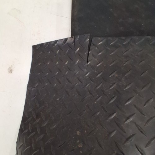DIAMOND PLATE TEXTURE RUBBER FLOOR MAT - 3FT X 8FT - BLACK image 5