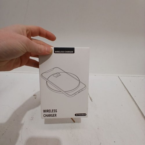 FAST CHARGE WIRELESS CHARGER PAD - BLACK image 3