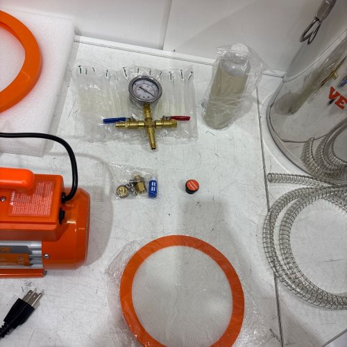 SINGLE STAGE DEGASSING VACUUM CHAMBER AND 3.5 CFM PUMP KIT WITH HOSE - 5 GAL - STAINLESS STEEL (MODEL: VP125) image 4