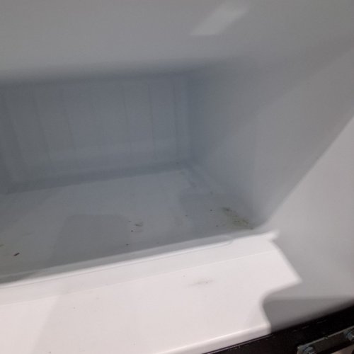 HAMILTON BEACH WO-DOOR COMPACT REFRIGERATOR WITH TRUE TOP FREEZER - 3.1 QU.FT - SILVER / BLACK (MODEL:HBR31TS1E02) image 4