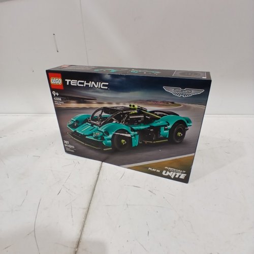 707PC LEGO TECHNIC ASTON MARTIN VALKYRIE SET (MODEL: 42208 / 2681213) image 2