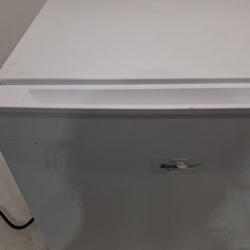KOOLATRON KOOL COMPACT COMPRESSOR MINI FRIDGE WITH REMOVABLE SHELF - 1.7CU.FT - WHITE (MODEL: KBC46-W) image 4