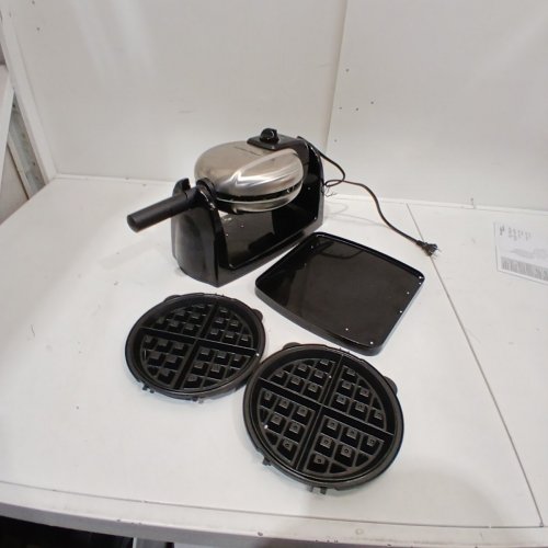 HAMILTON BEACH FLIP NON-STICK BELGIAN WAFFLE MAKER - STAINLESS STEEL (MODEL: 26030C) image 3