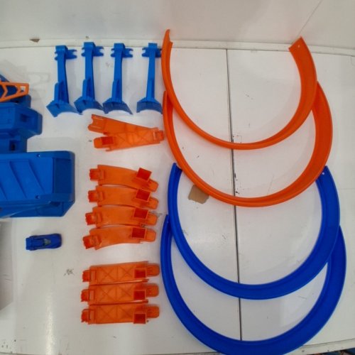 HOT WHEELS CRISS CROSS CRASH MOTORIZED TOY TRACK SET WITH 1 DIE CAST CAR INCLUDED - BLUE/ORANGE image 3