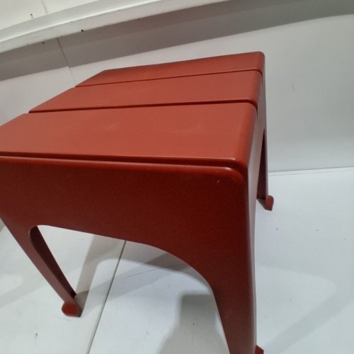 ROOM ESSENTIALS STACKABLE PATIO ACCENT TABLE - 17.9" X 18.9" X 18.9" - RED image 4