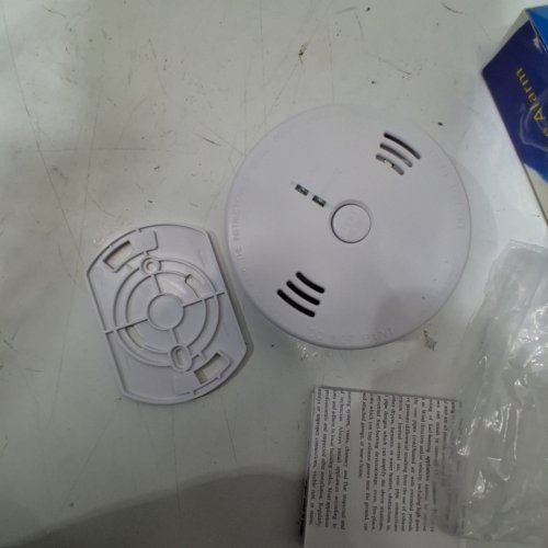 SITERWELL ELECTRONICS BATTERY POWERED COMBINITION CO/SMOKE ALARM - 4" X 4" X 1.5" - WHITE (MODEL: GS886) image 2