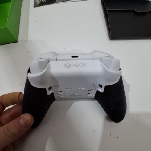 XBOX ELITE SERIES 2 CORE CONTROLLER - WHITE image 6