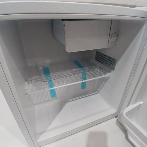 KOOLATRON KOOL COMPACT COMPRESSOR MINI FRIDGE WITH REVERSIBLE DOOR & REMOVABLE SHELF - 1.7 CU. FT - WHITE (MODEL: KBC46-W) image 2