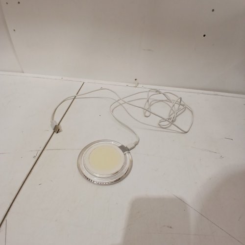 STAPLES WIRELESS CHARGER - 5 V - WHITE / CLEAR (MODEL: 52349) image 3