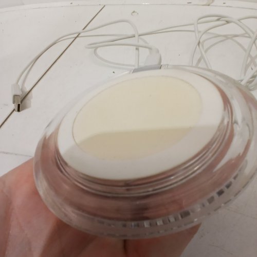 STAPLES WIRELESS CHARGER - 5 V - WHITE / CLEAR (MODEL: 52349) image 4