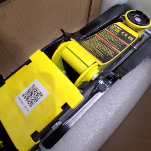 HEAVY DUTY LOW PROFILE HEAVY-DUTY STEEL FLOOR JACK WITH SINGLE PISTON HYDRAULIC PUMP - 2.5 TON CAP - YELLOW (MODEL: WD-A-02250-A00-0) image 3