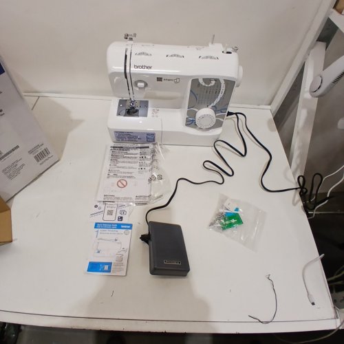BROTHER FREE ARM ELECTRIC SEWING MACHINE - 37 BUILT IN STITCHES - 74 STITCH FUNCTIONS - 1 STEP AUTO SIZE BUTTONHOLE - WHITE (MODEL: XM3700) image 3