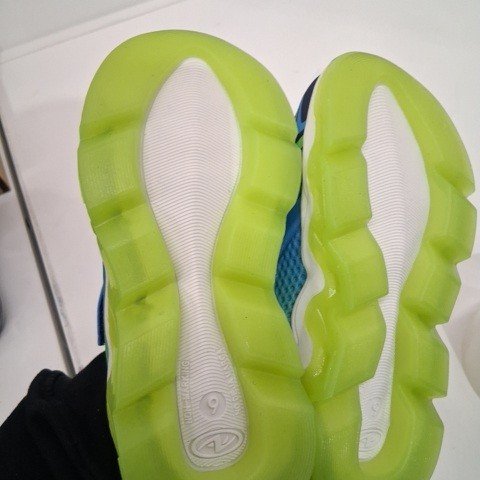 BOY'S ATHLETIC WORKS SHOES LIGHT - UP - SIZE 9 - GREEN/NAVY image 3