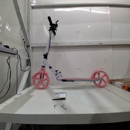 KID'S WELMOTIVE KICK SCOOTER WITH ADJUSTABLE HADNLE BARS - 110LBS CAPACITY - PINK (MODEL: 2015) image 2