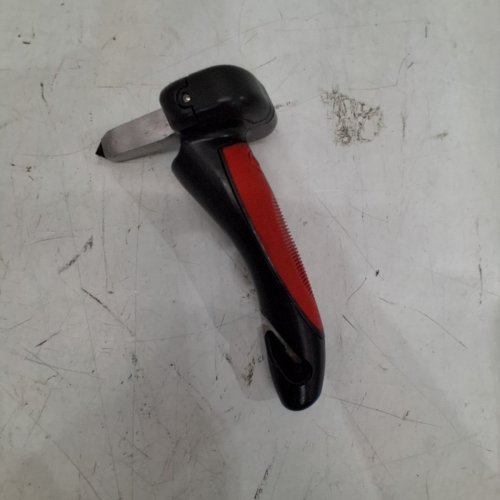 4-IN-1 PORTABLE CAR CANE HANDLE WITH LED FLASHLIGHT GLASS BREAKER AND BELT CUTTER - RED/BLACK image 4