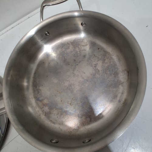 ALL-CLAD D3 3QT STAINLESS STEEL TRI-PLY BONDED SAUTE PAN WITH LID (MODEL: 4403) image 3