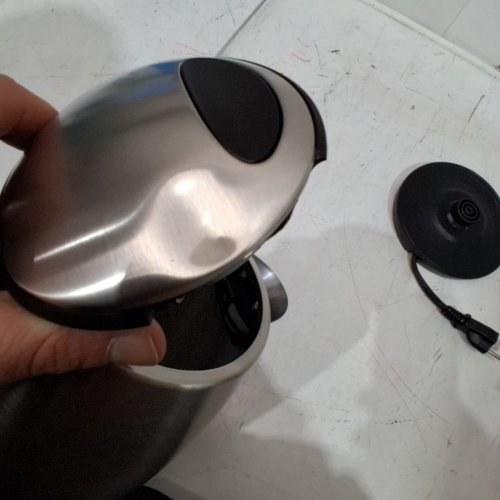 HAMILTON BEACH STAINLESS STEEL ELECTRIC KETTLE WITH LED LIGHT RING - 1.7L CAPACITY (MODEL:41037C) image 6