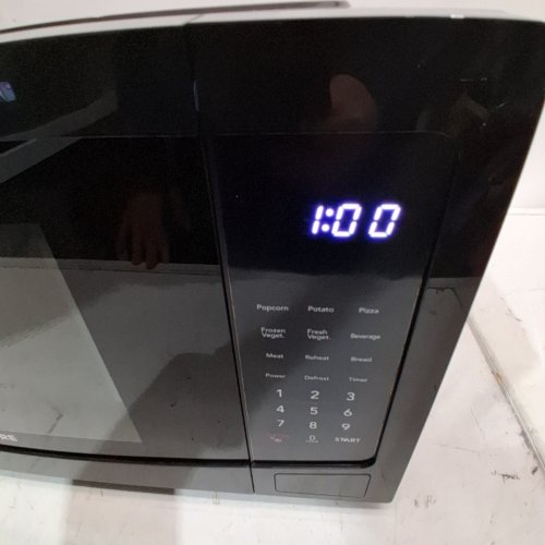 FRIGIDAIRE STAINLESS STEEL MICROWAVE WITH 10 POWER LEVELS - 1.1CU. FT. 1000W - BLACK (MODEL: EMW1132) image 2