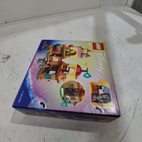 186PC LEGO DISNEY ENCANTO MINI HOUSE BUILDING SET (MODEL: 43261) image 3