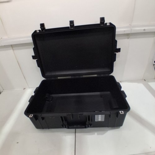 PELICAN AIR 1595 MULTI-PURPOSE HARD CASE *NO FOAM* - 28.5" X 17.8" X 10.7" - BLACK (MODEL: 1595) image 4
