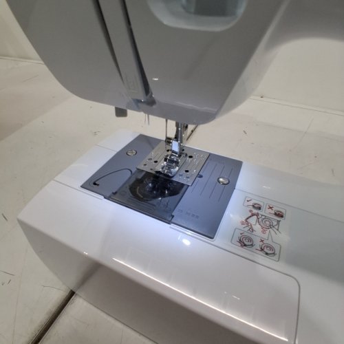 BROTHER LIGHTWEIGHT FULL-FEATURED ELECTRIC SEWING MACHINE - WHITE (MODEL: XM2701) image 2