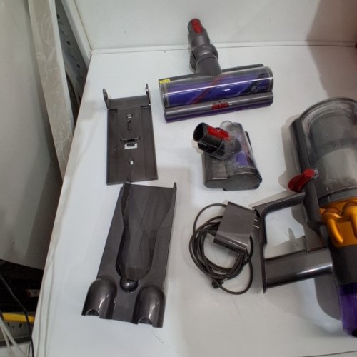 DYSON V15 DETECT PLUS CORDLESS MULTI-PURPOSE VACUUM CLEANER WITH ATTACHMENTS - GREY (MODEL: SV47) image 6